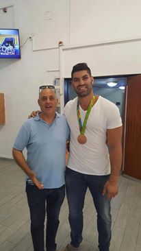 ئه‌و جۆدۆزانه‌ ئیسرائیلییه‌ی له‌ ئۆڵمپیك له‌لایه‌ن ركابه‌ره‌ میسرییه‌كه‌یه‌وه‌ ته‌وقه‌ی له‌گه‌ڵ نه‌كرا به‌ڕه‌سه‌ن كورده‌